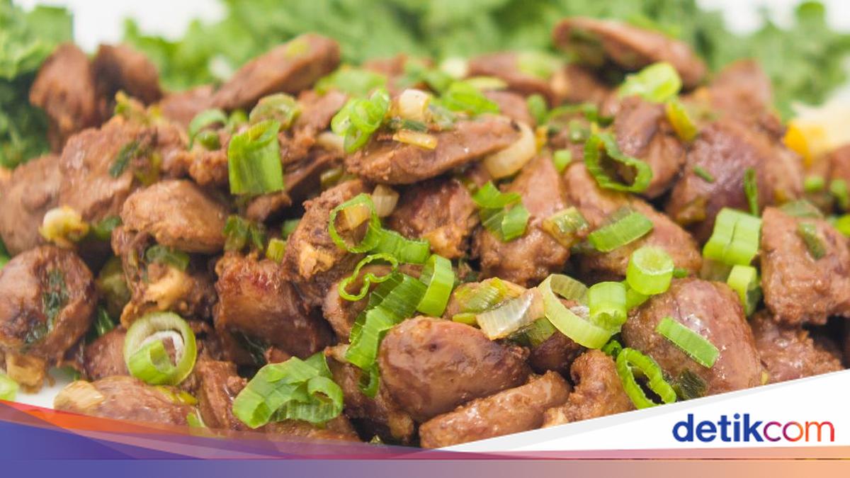 Ayam Goreng 21: Jantung Rasa di Hati Warga Maos